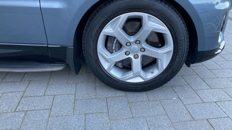 Land Rover Range Rover Sport 2.0 P400e HSE 5dr Auto Estate